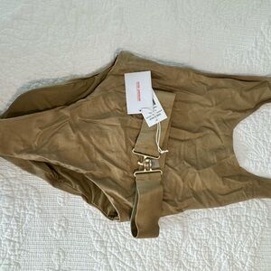 Tan / Nude One Piece Good American bathing suit & belt.